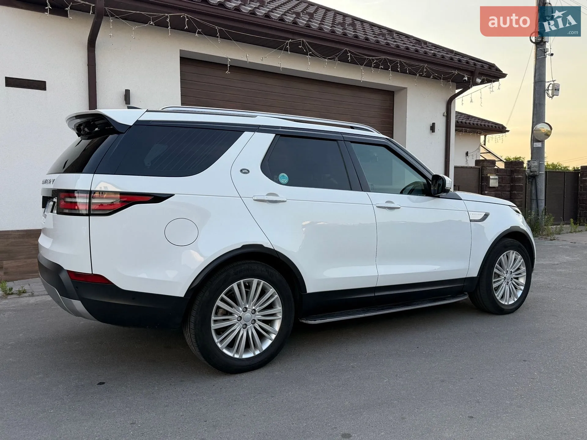 2018 Land Rover Discovery - мініатюра 46