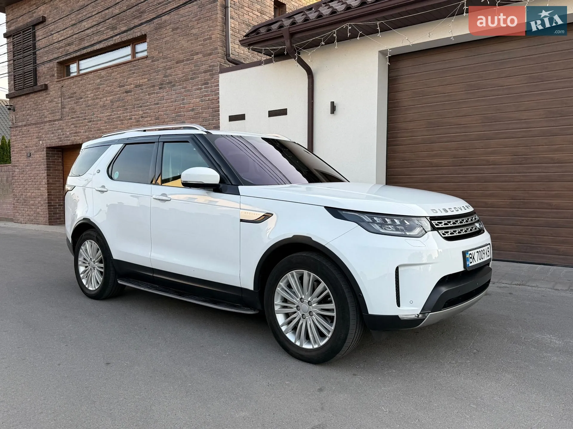 2018 Land Rover Discovery - мініатюра 48