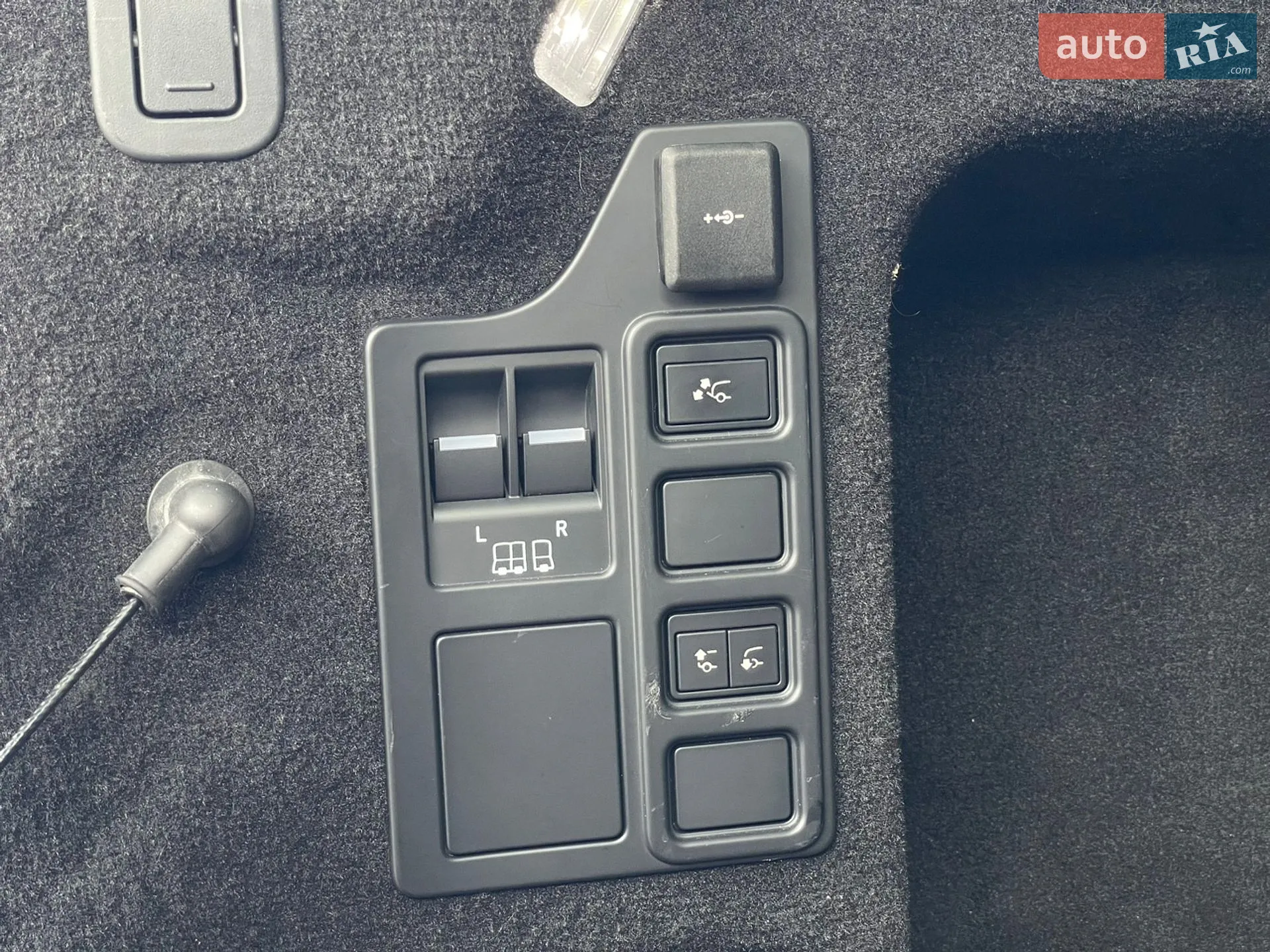 2023 Land Rover Discovery - мініатюра 49