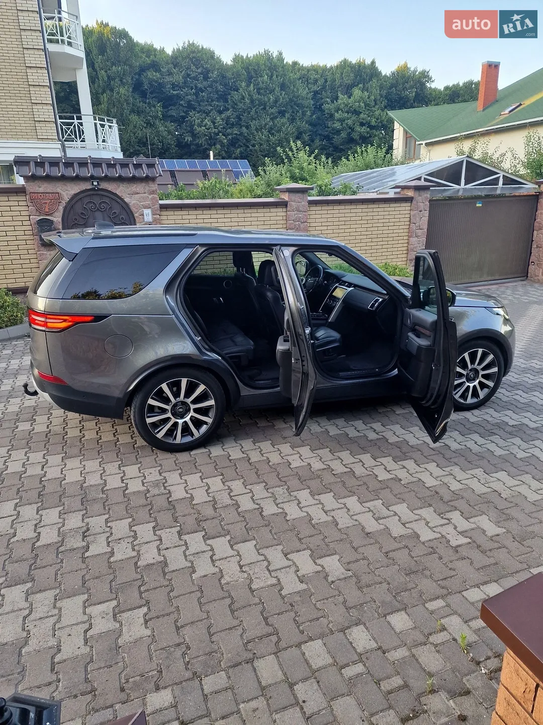 2018 Land Rover Discovery - мініатюра 19