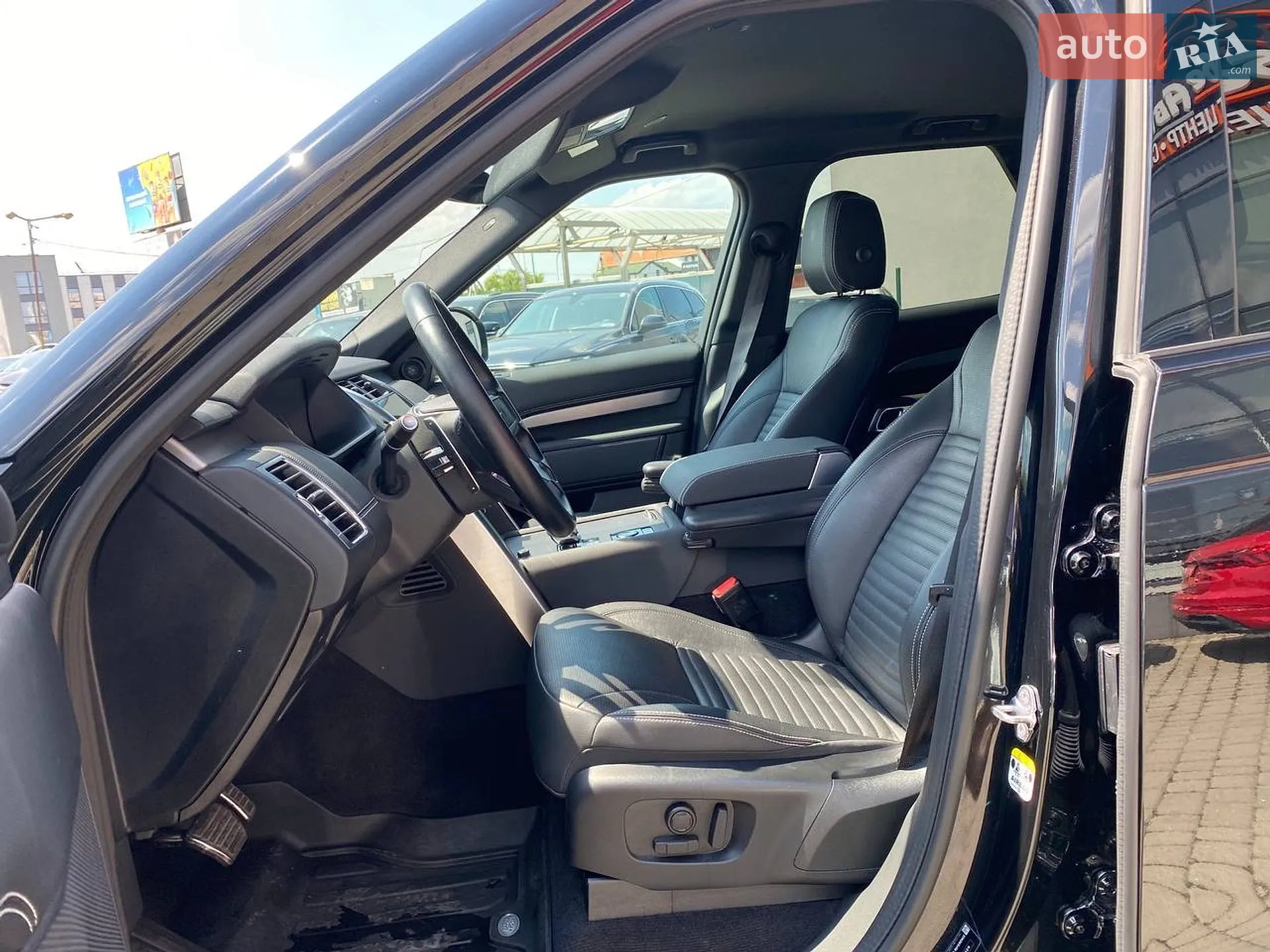 2023 Land Rover Discovery - мініатюра 21