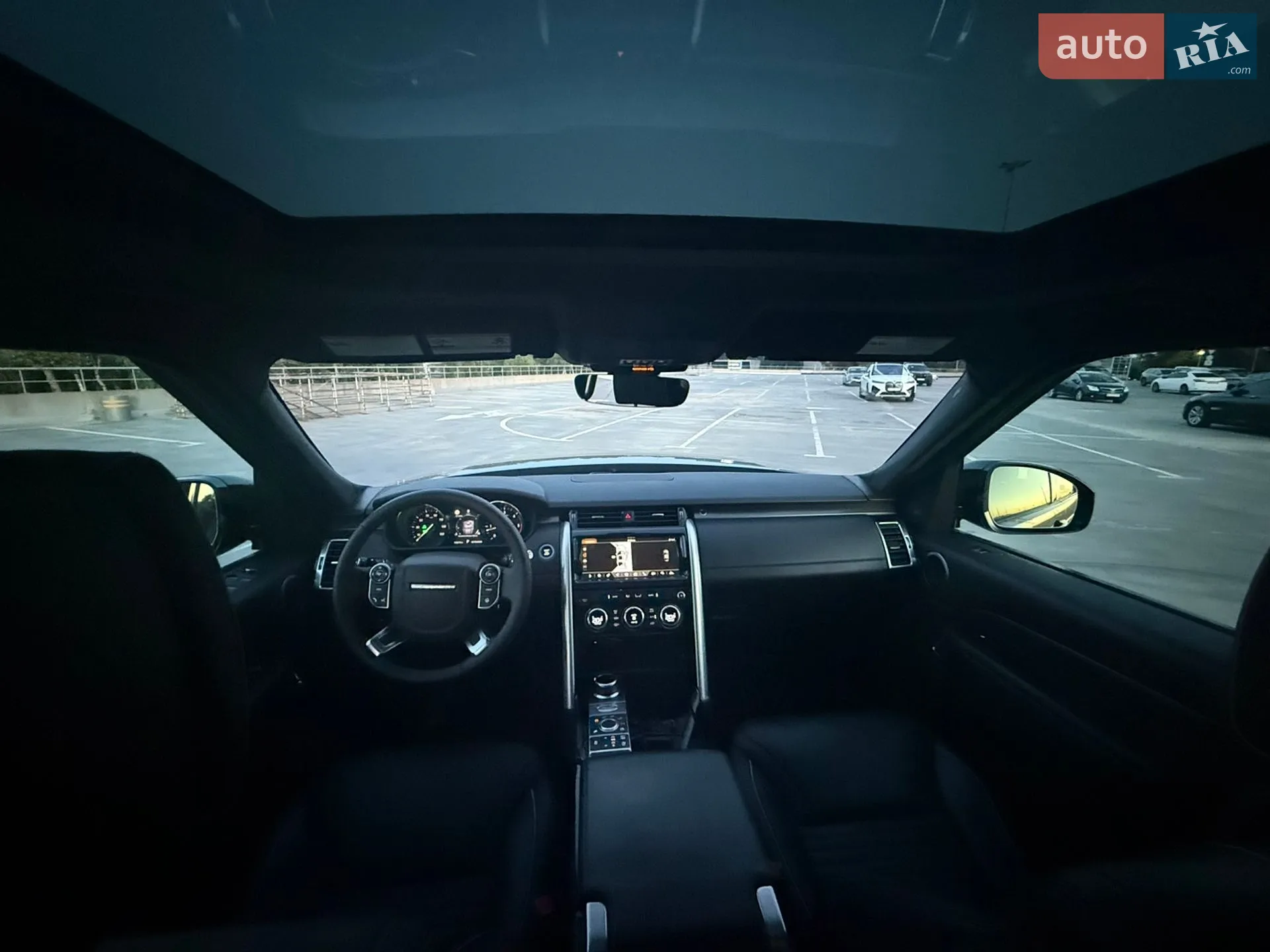 2017 Land Rover Discovery - мініатюра 35