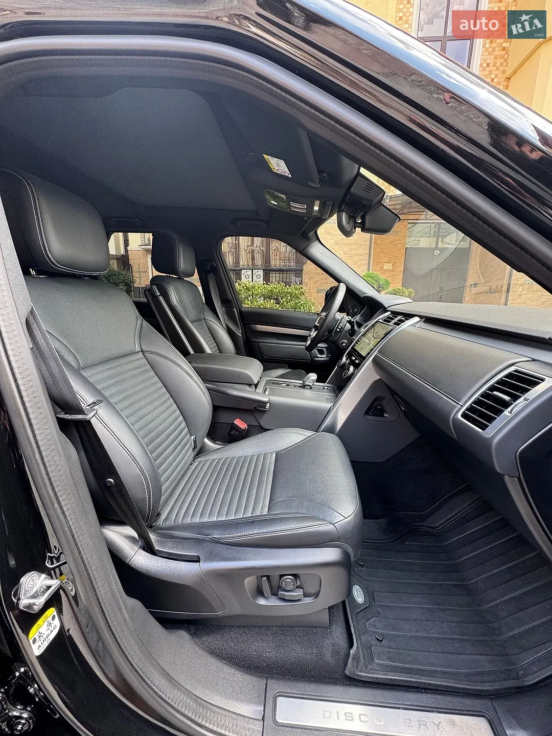 2023 Land Rover Discovery - мініатюра 32