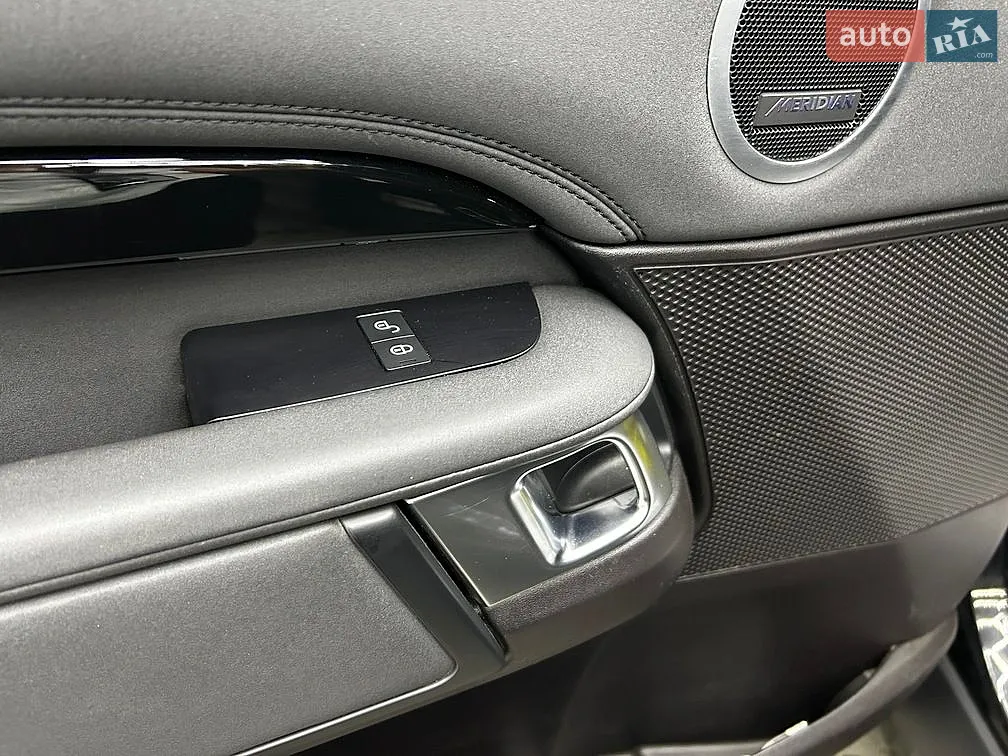 2018 Land Rover Discovery - мініатюра 16