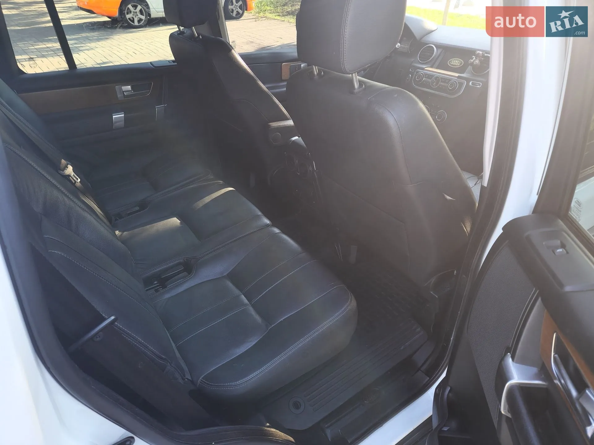 2015 Land Rover Discovery - мініатюра 19