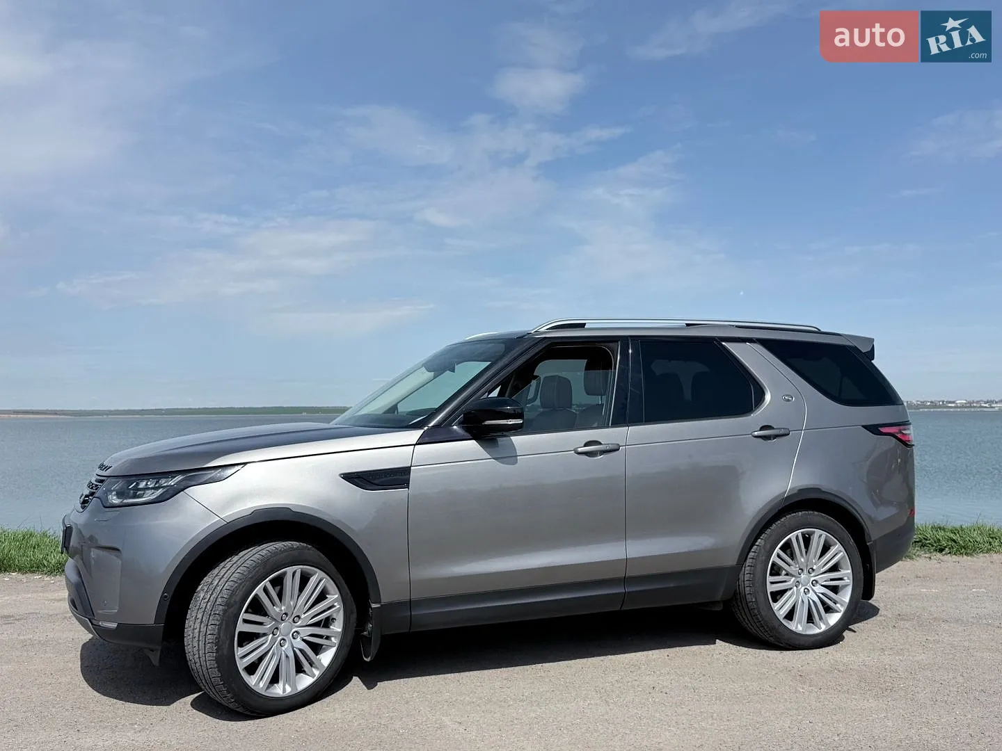 2017 Land Rover Discovery - мініатюра 17