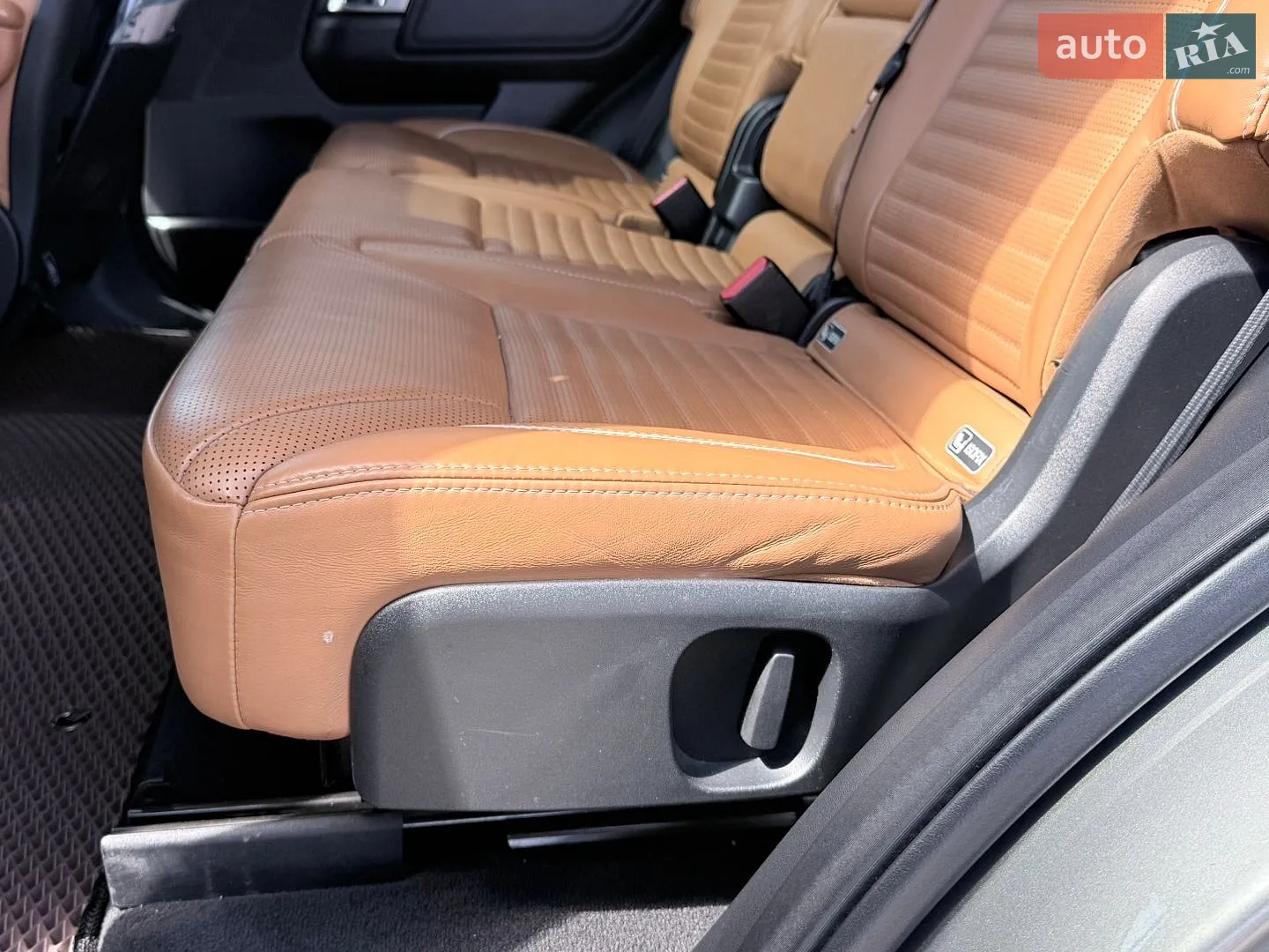 2017 Land Rover Discovery - мініатюра 41