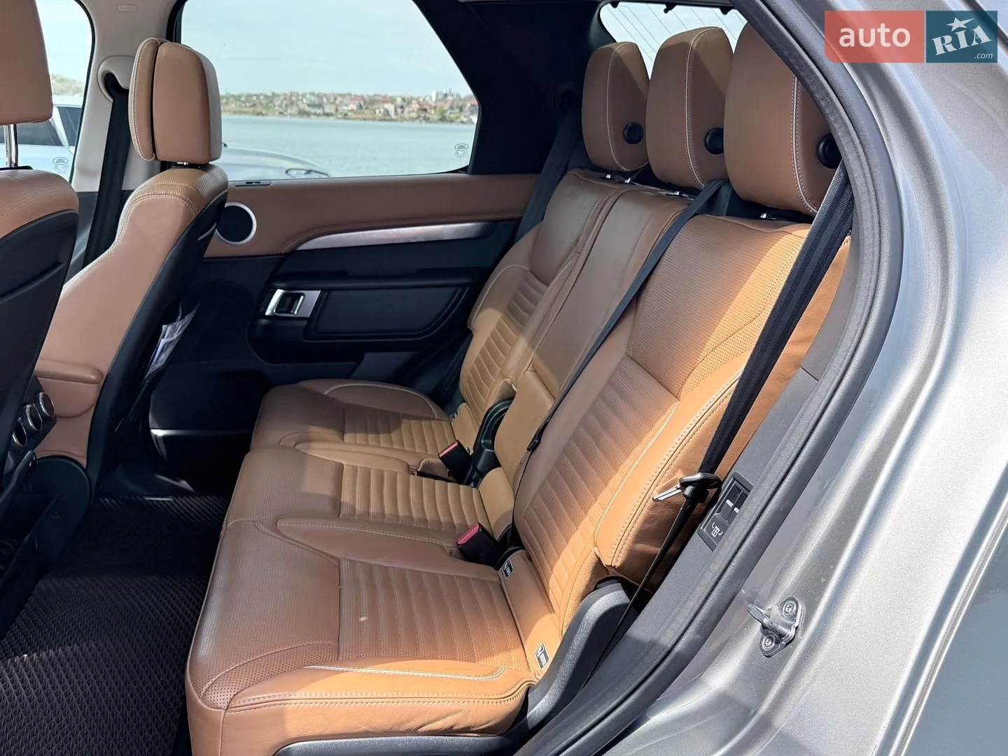 2017 Land Rover Discovery - мініатюра 42