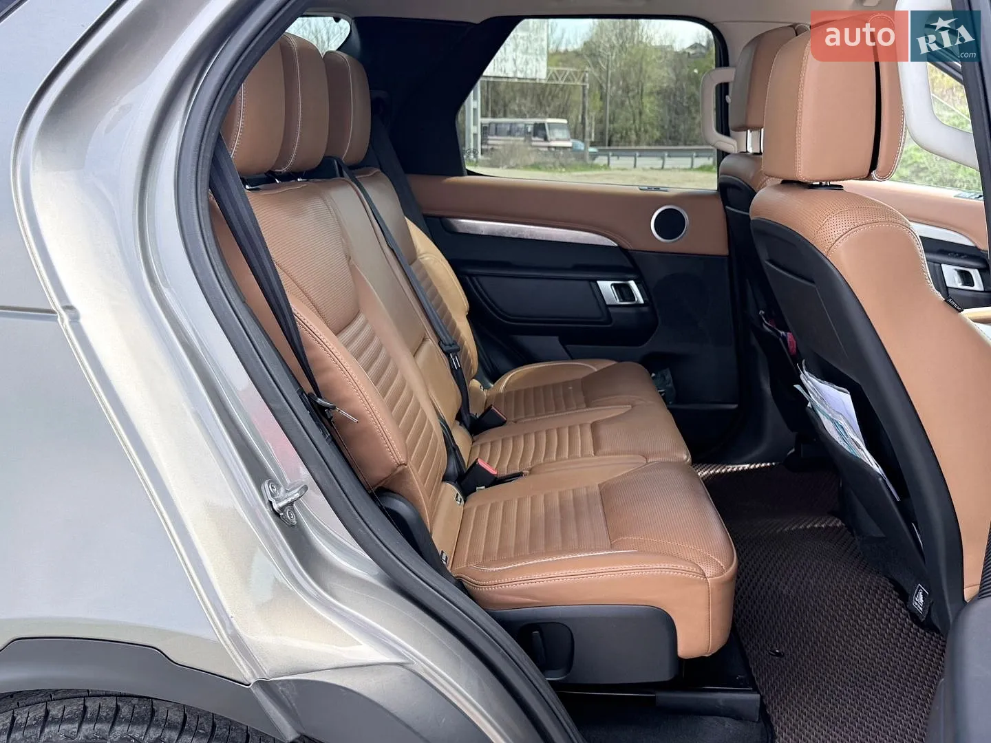 2017 Land Rover Discovery - мініатюра 56