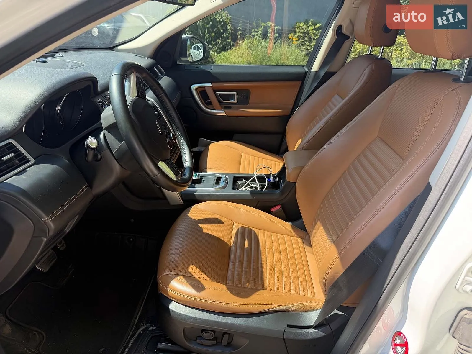2017 Land Rover Discovery - мініатюра 16
