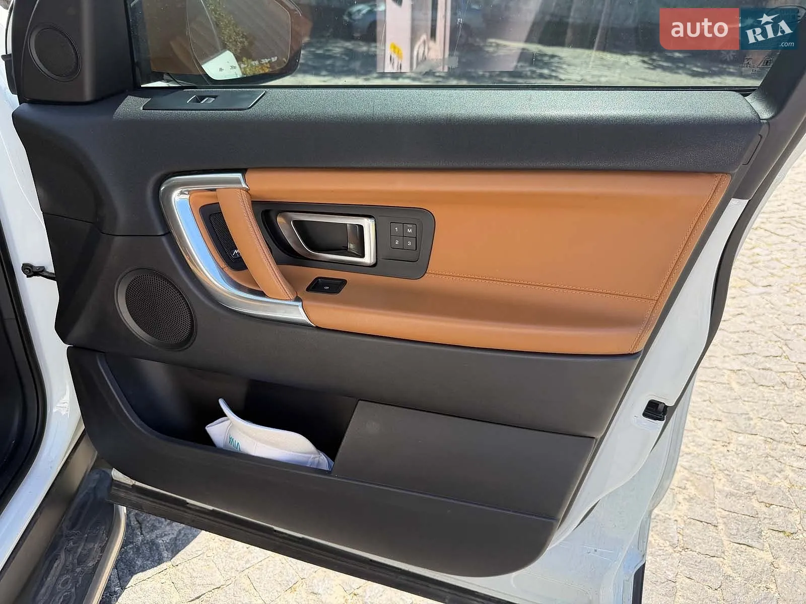 2017 Land Rover Discovery - мініатюра 26