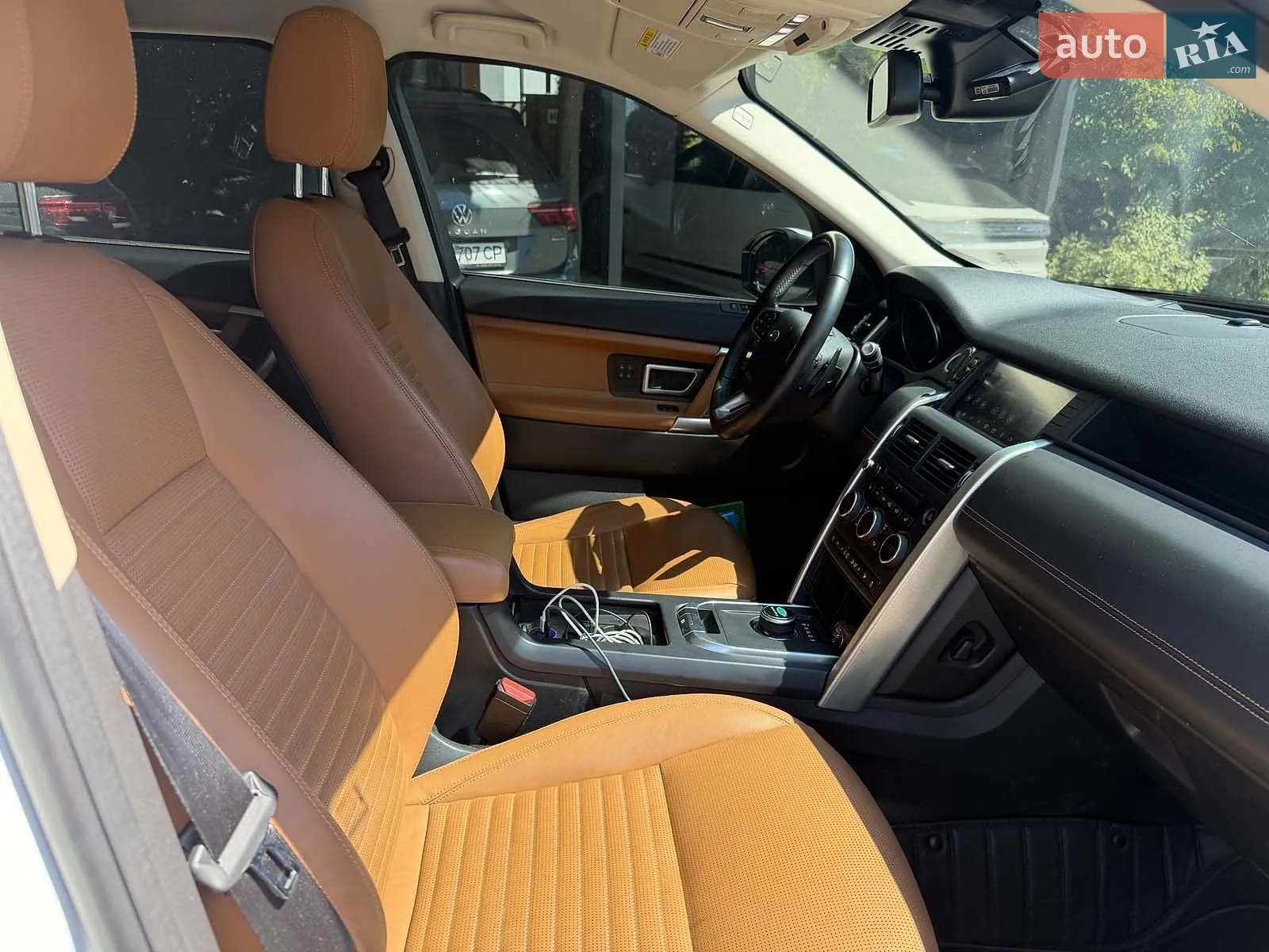 2017 Land Rover Discovery - мініатюра 28