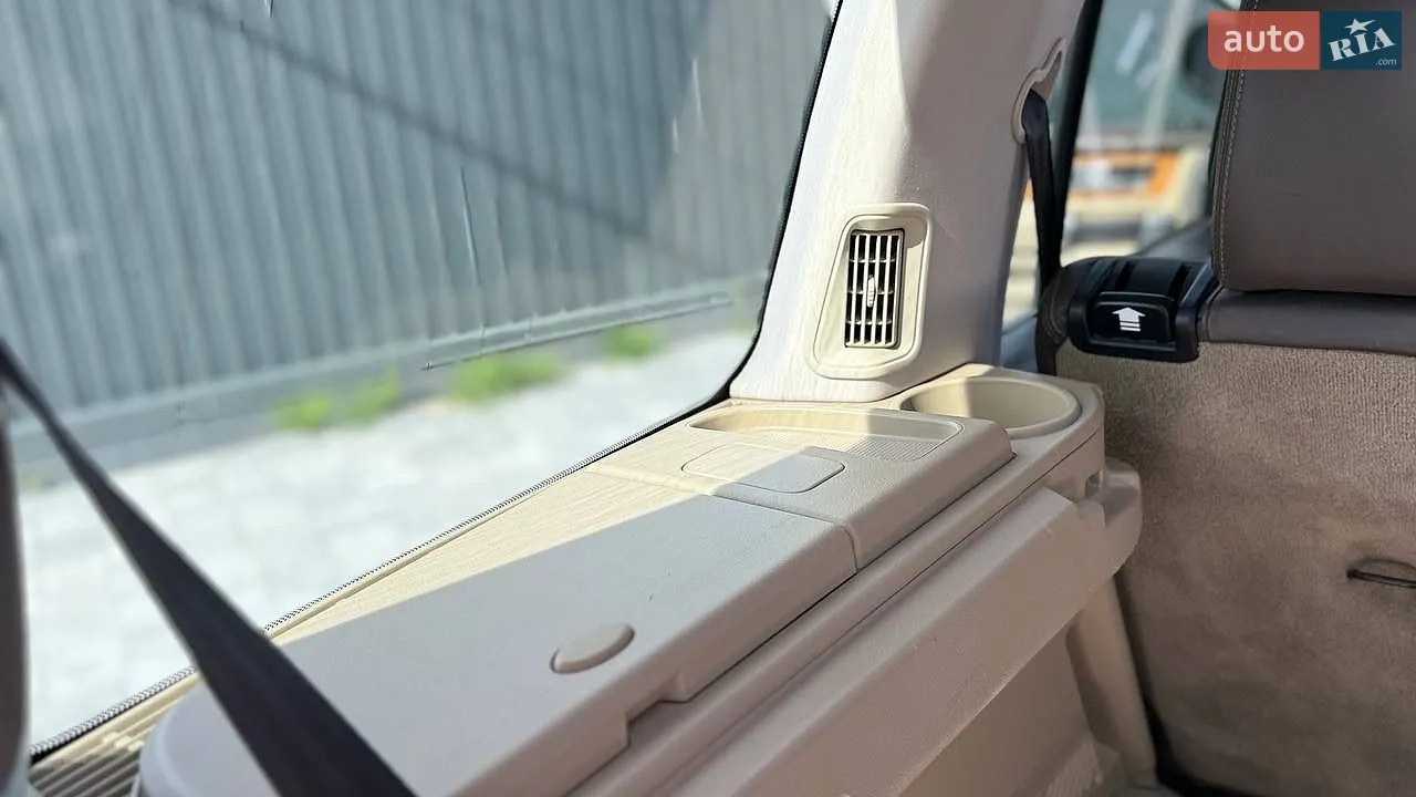 2016 Land Rover Discovery - мініатюра 101
