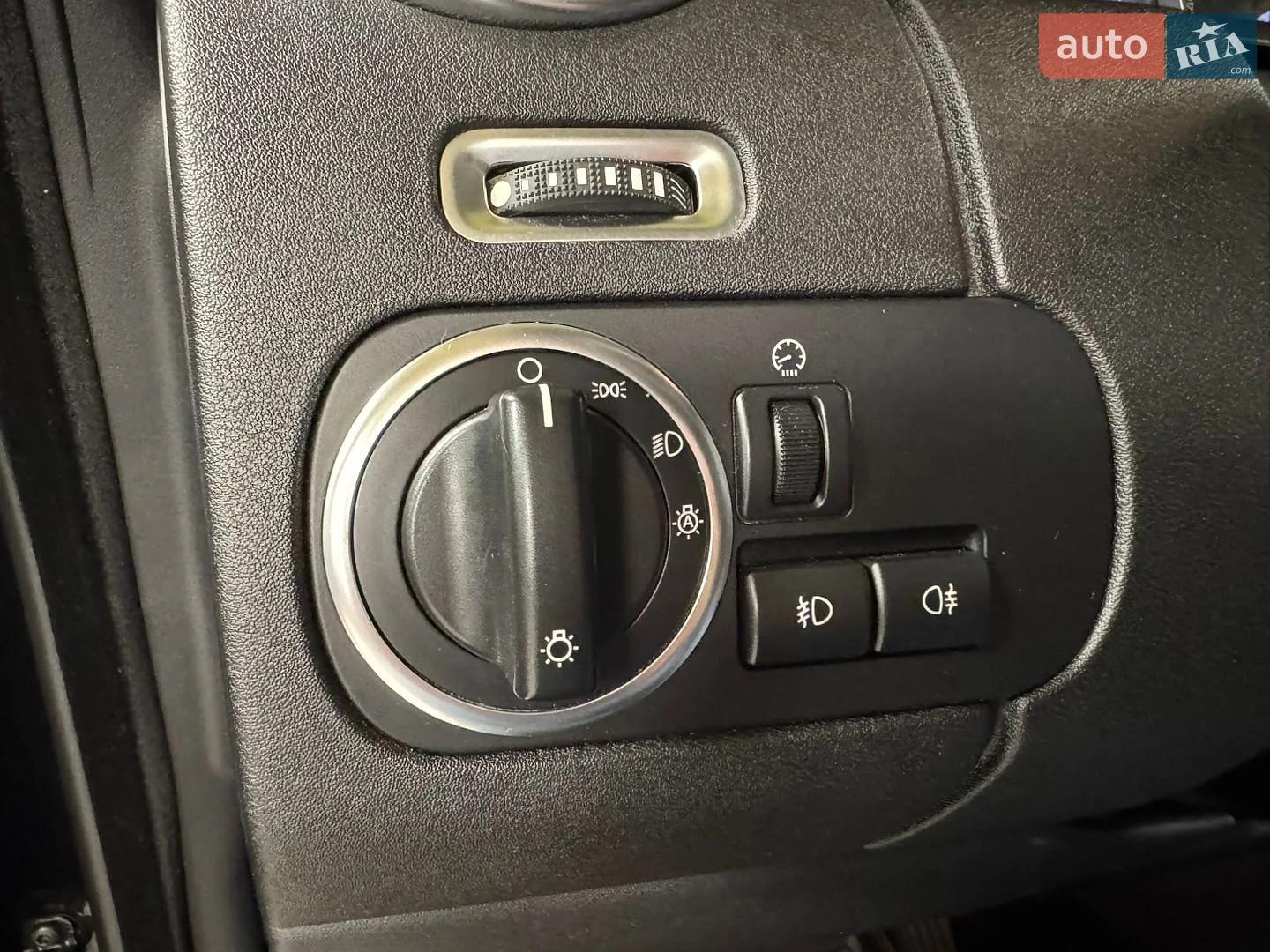 2016 Land Rover Discovery - мініатюра 17