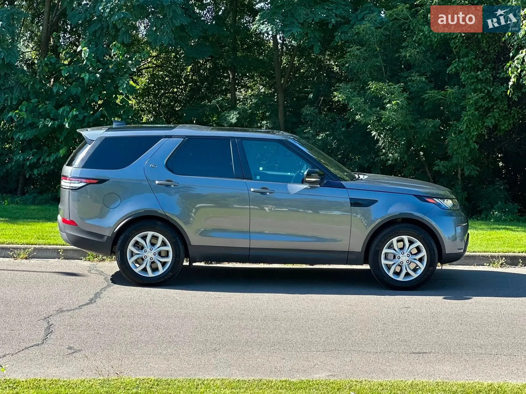 2018 Land Rover Discovery - мініатюра 8