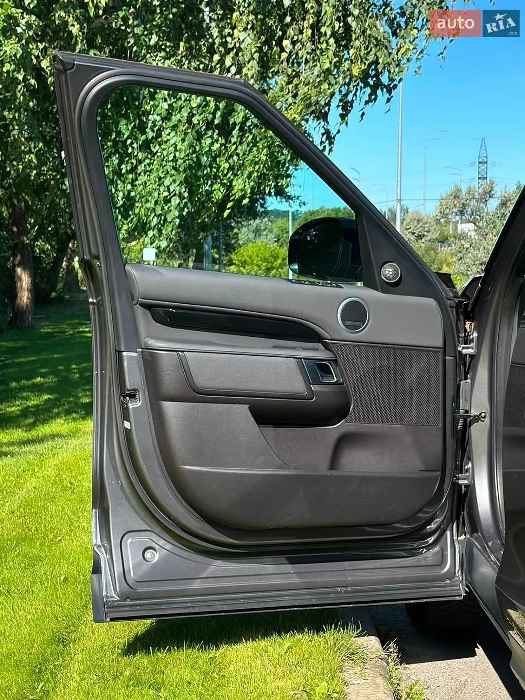 2018 Land Rover Discovery - мініатюра 15