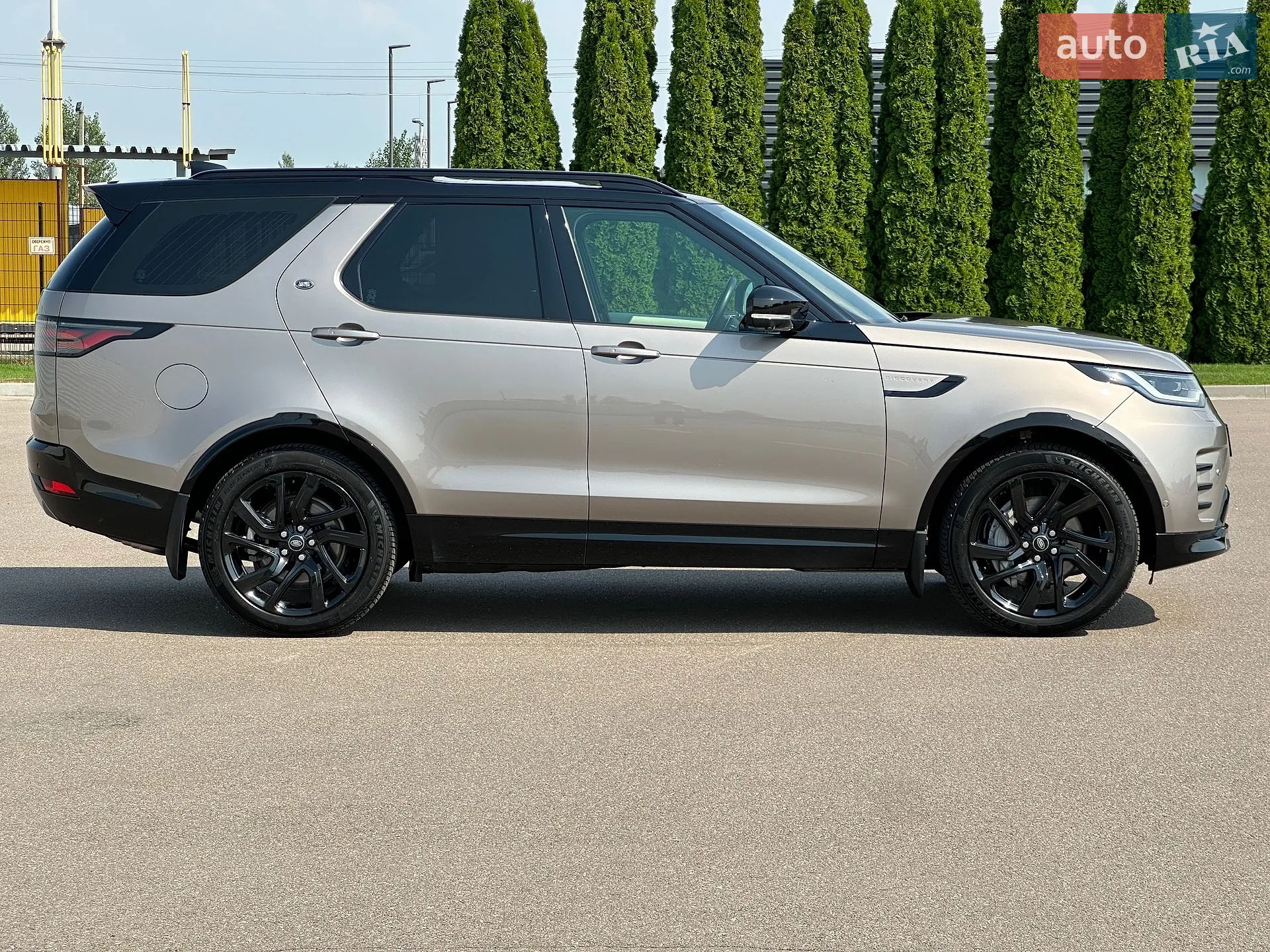 2023 Land Rover Discovery - мініатюра 8