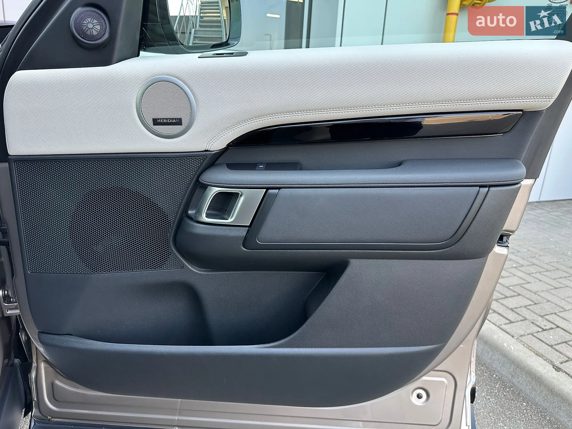 2023 Land Rover Discovery - мініатюра 30