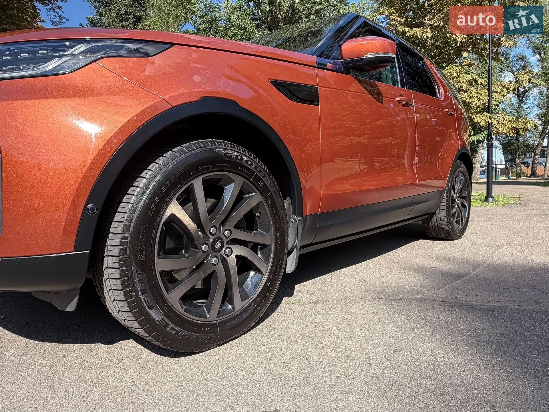 2019 Land Rover Discovery - мініатюра 30