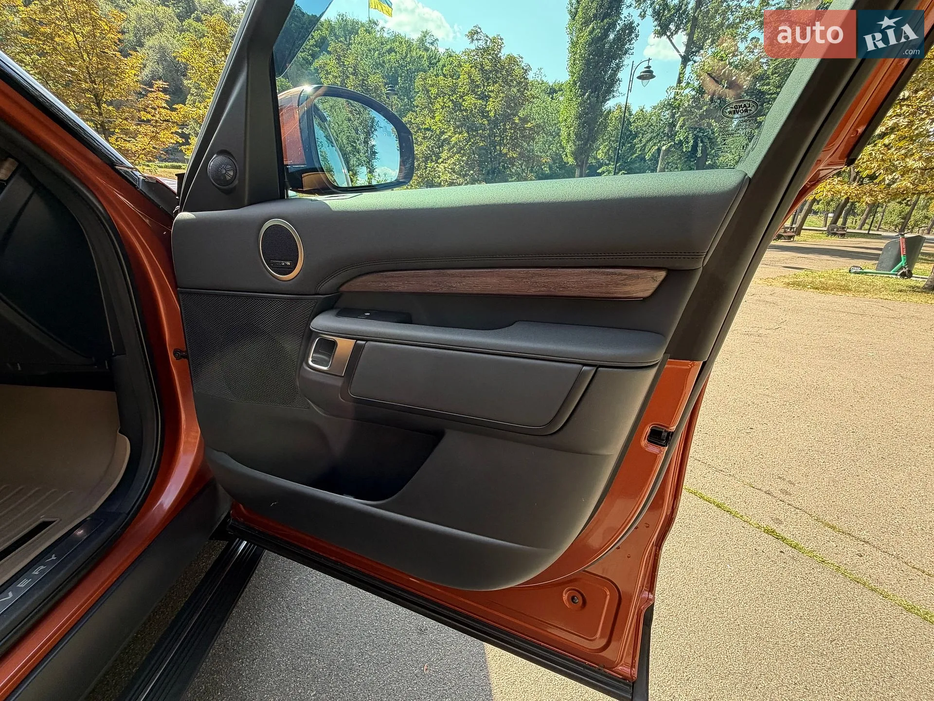 2019 Land Rover Discovery - мініатюра 75