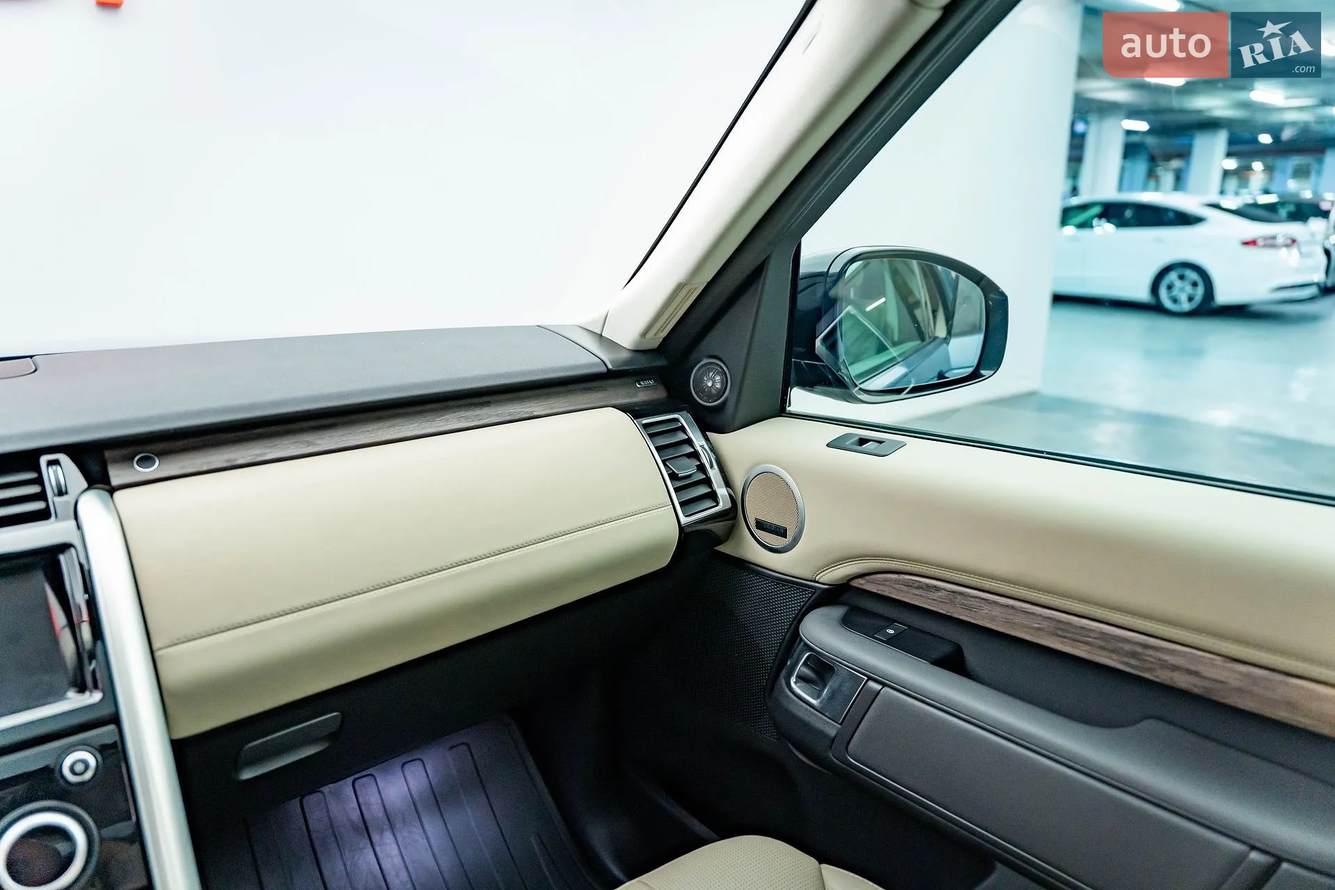 2019 Land Rover Discovery - мініатюра 14