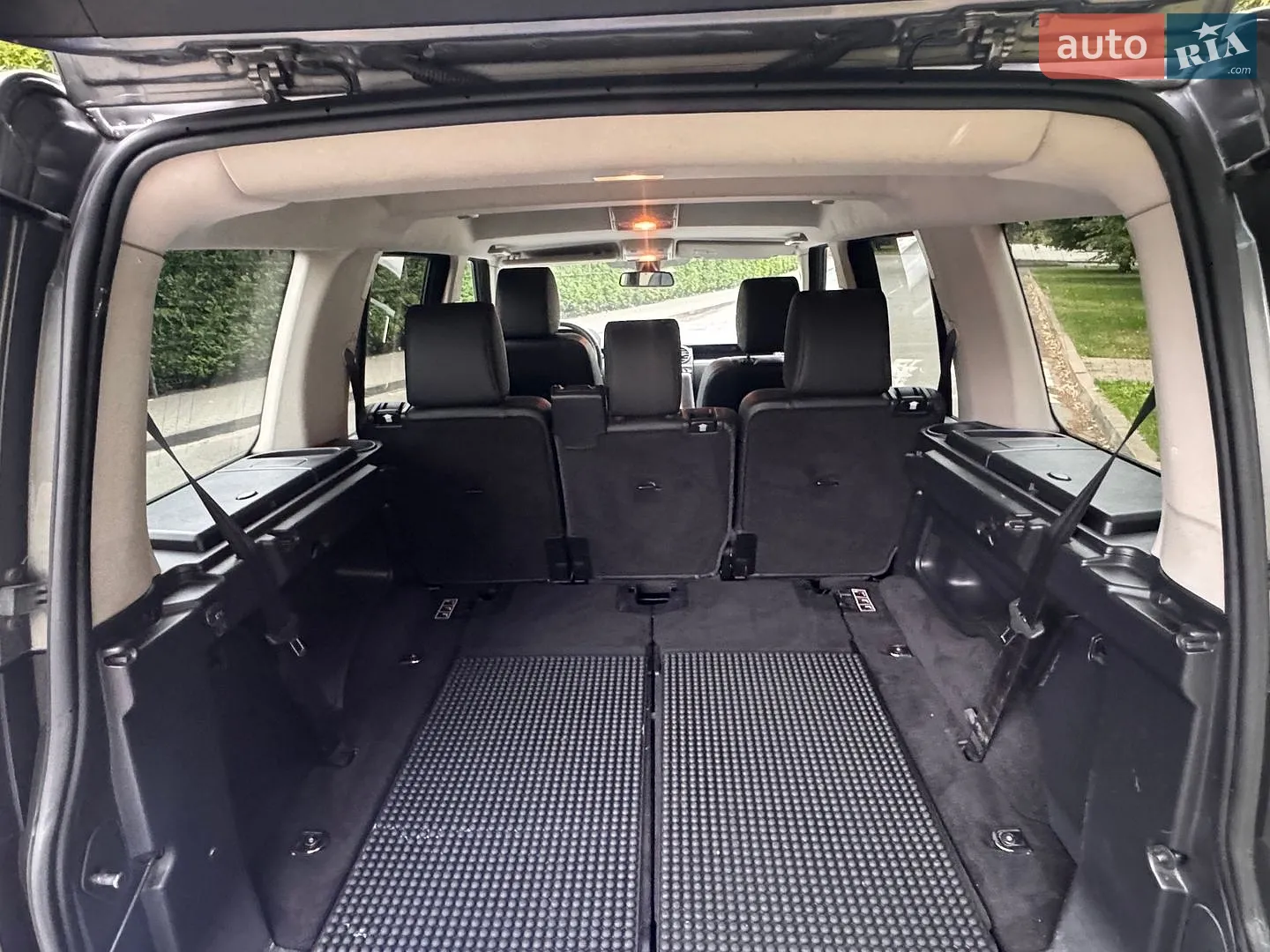 2010 Land Rover Discovery - мініатюра 25