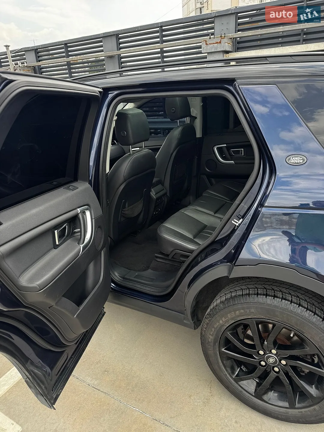 2016 Land Rover Discovery - мініатюра 29