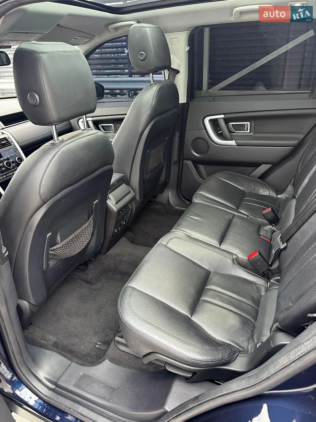 2016 Land Rover Discovery - мініатюра 30