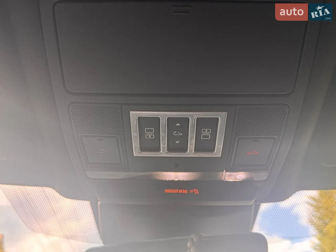 2017 Land Rover Discovery - мініатюра 14