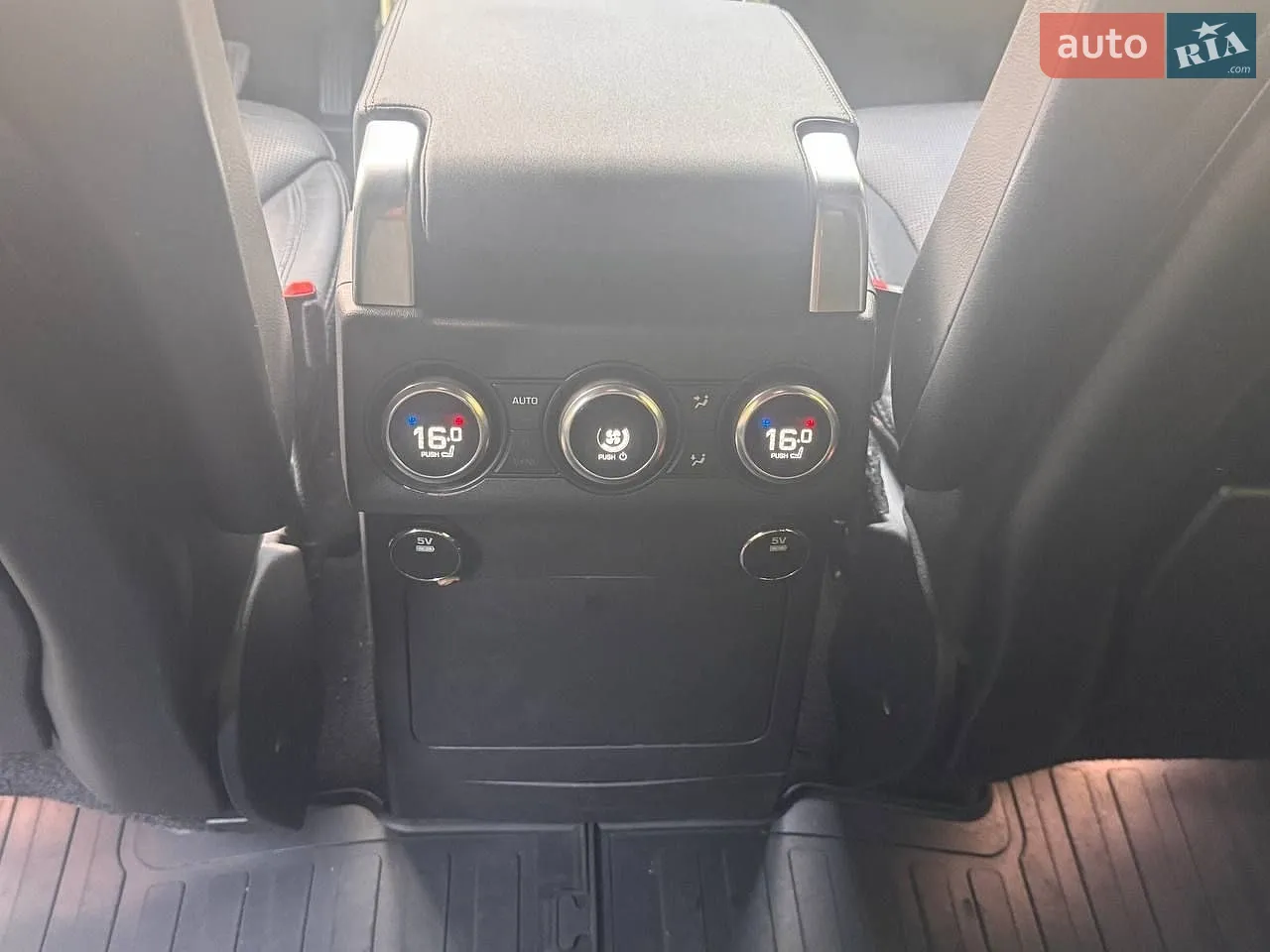 2017 Land Rover Discovery - мініатюра 15