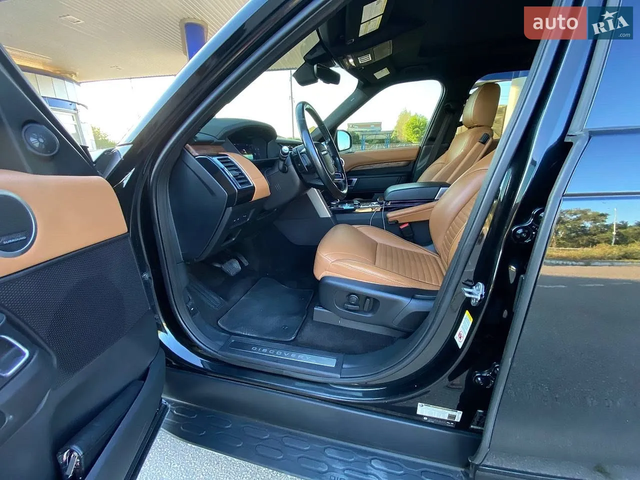 2017 Land Rover Discovery - мініатюра 35