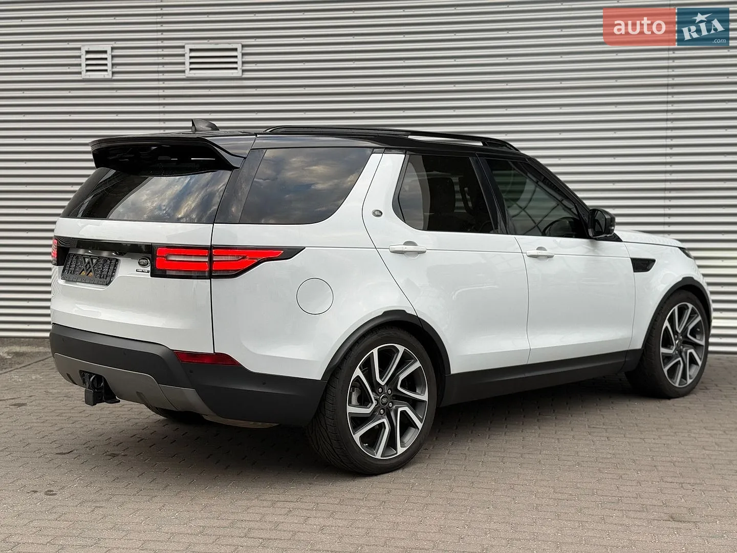 2019 Land Rover Discovery - мініатюра 16