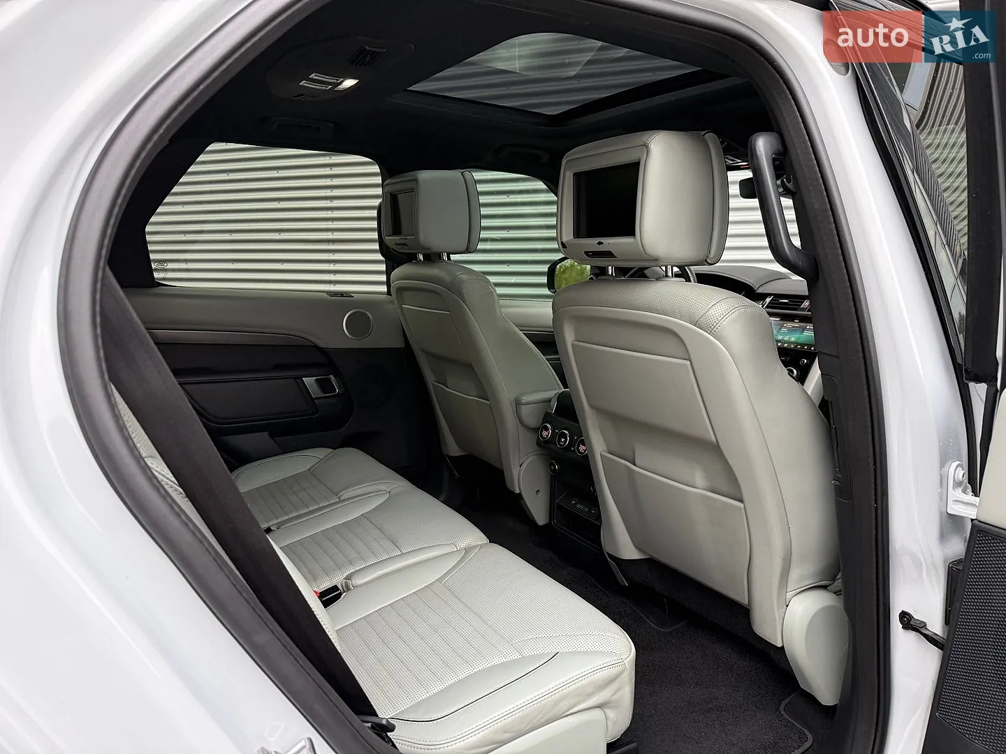 2019 Land Rover Discovery - мініатюра 31
