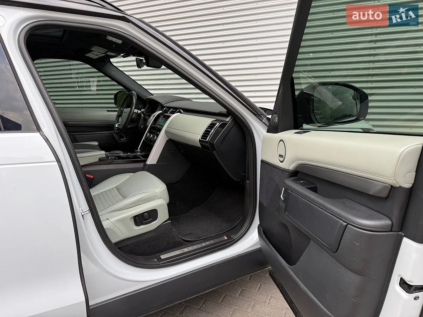 2019 Land Rover Discovery - мініатюра 43