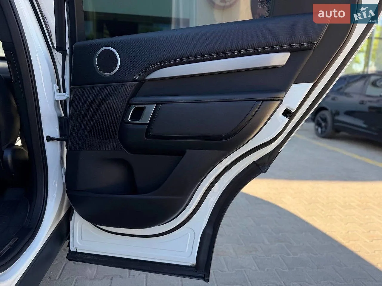 2021 Land Rover Discovery - мініатюра 35