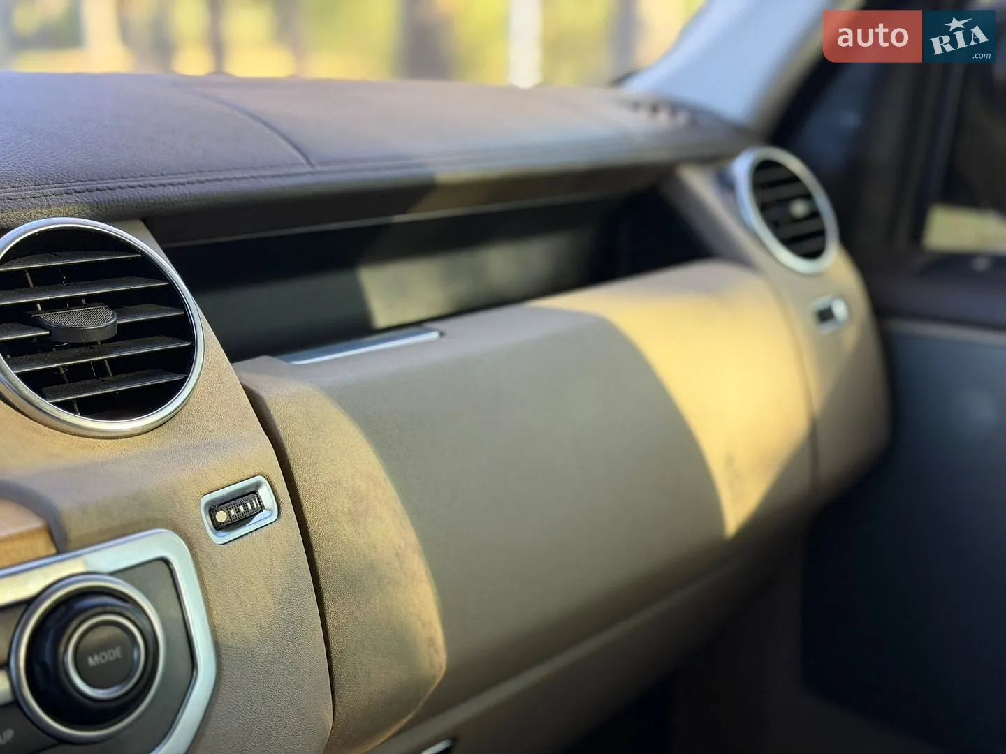 2012 Land Rover Discovery - мініатюра 32