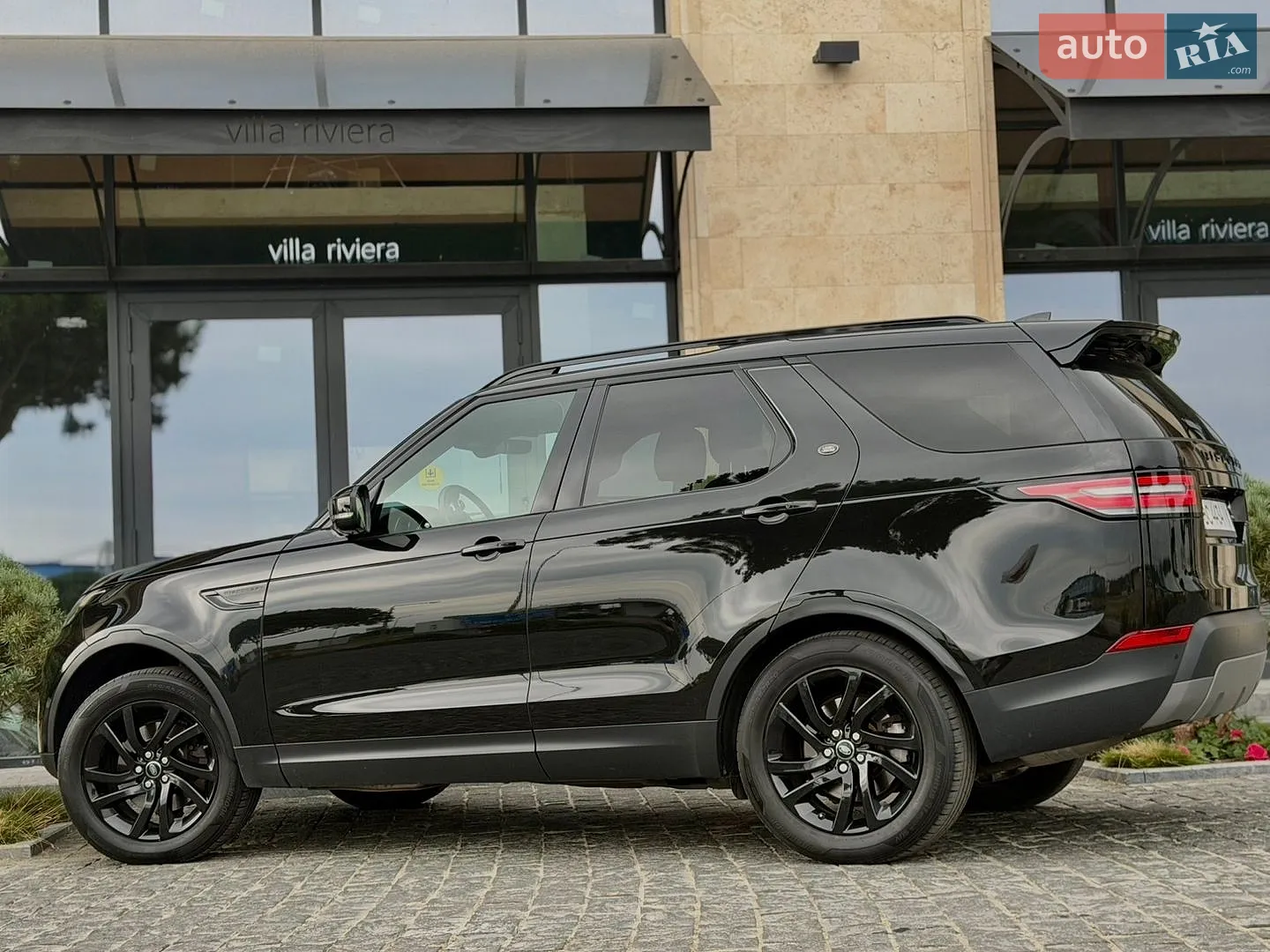 2017 Land Rover Discovery - мініатюра 14