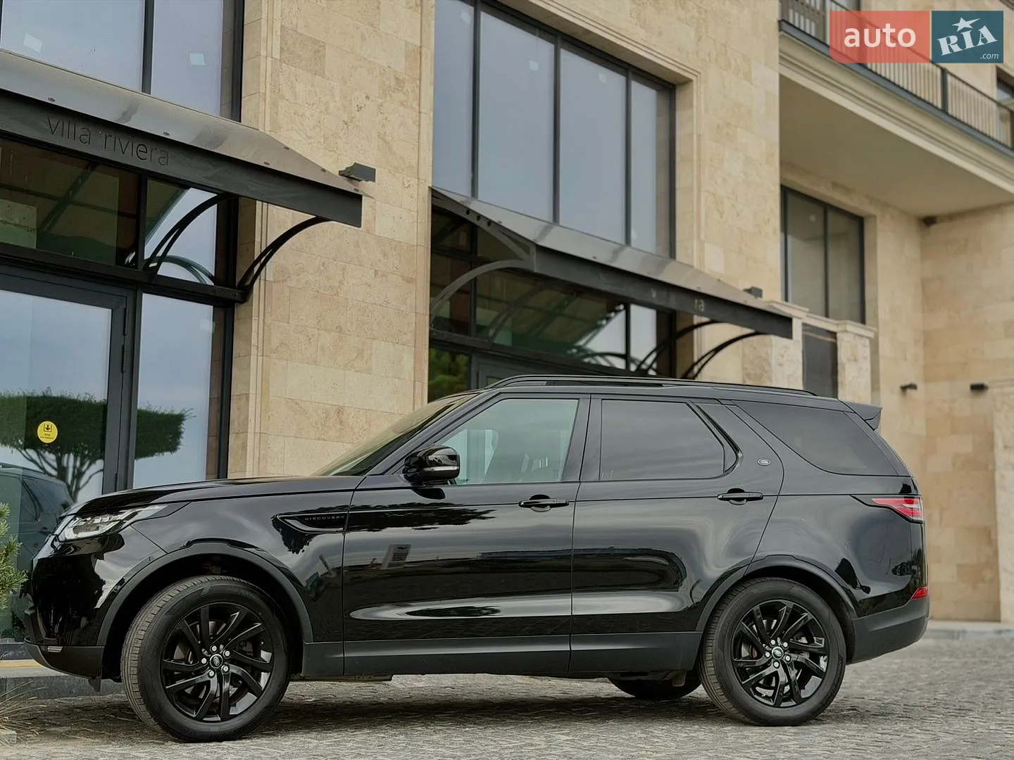2017 Land Rover Discovery - мініатюра 16