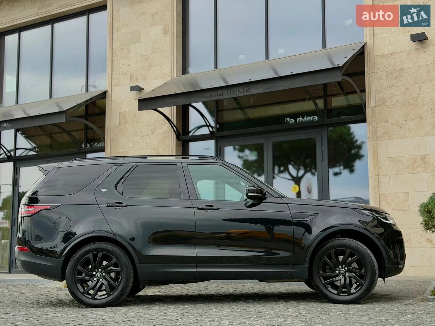 2017 Land Rover Discovery - мініатюра 18