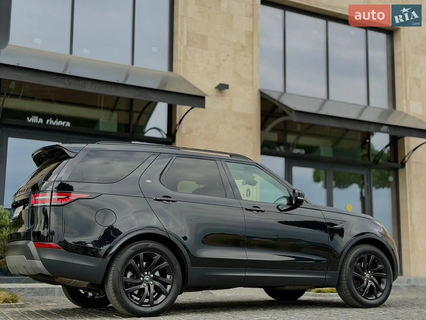 2017 Land Rover Discovery - мініатюра 25