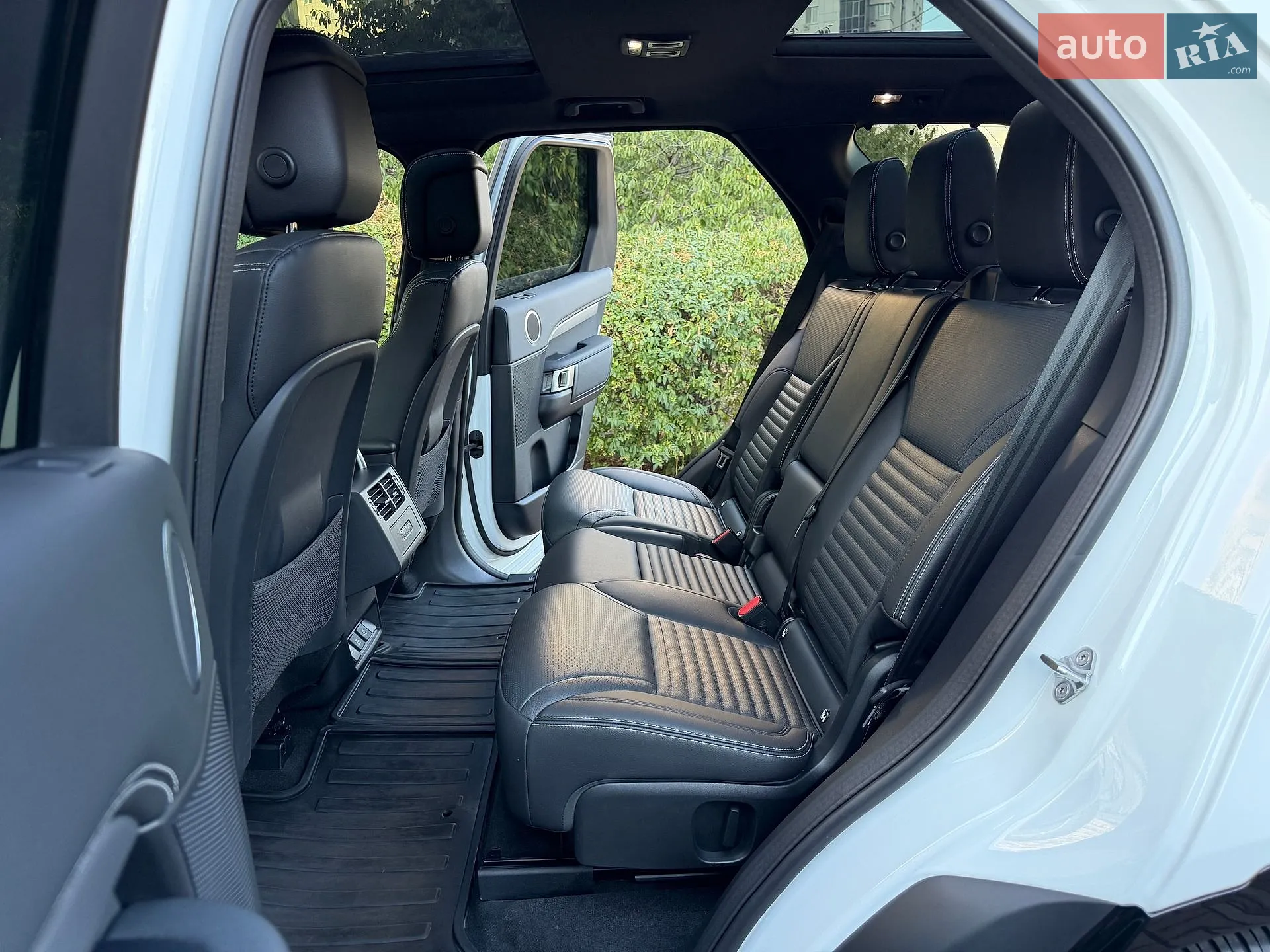 2023 Land Rover Discovery - мініатюра 17