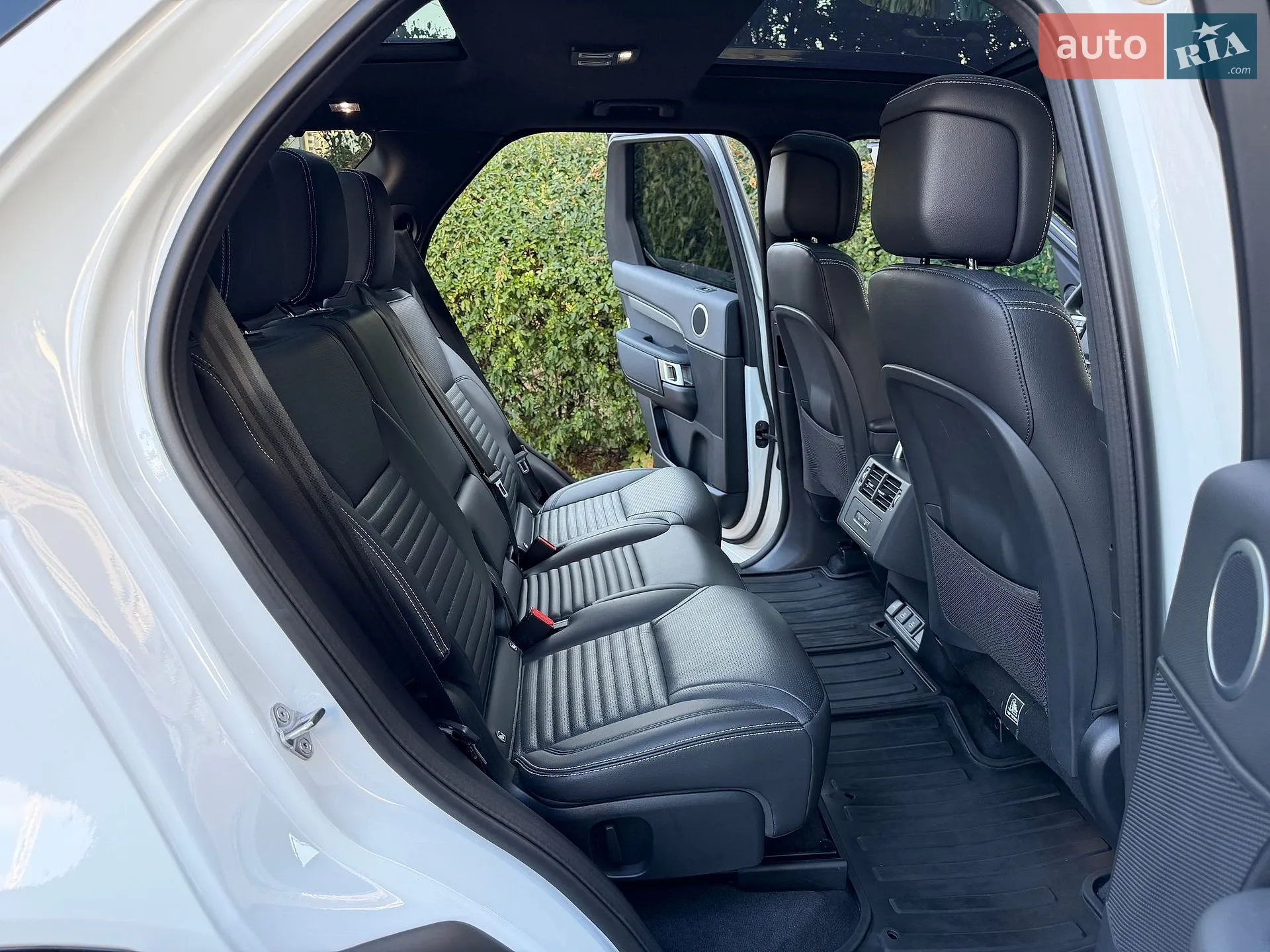 2023 Land Rover Discovery - мініатюра 19