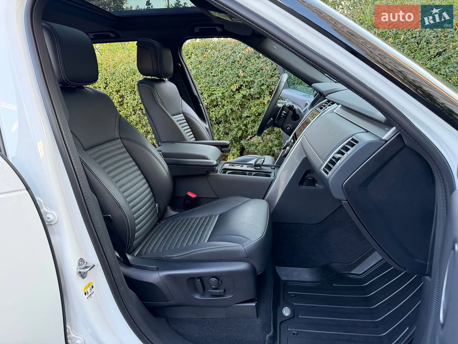 2023 Land Rover Discovery - мініатюра 18