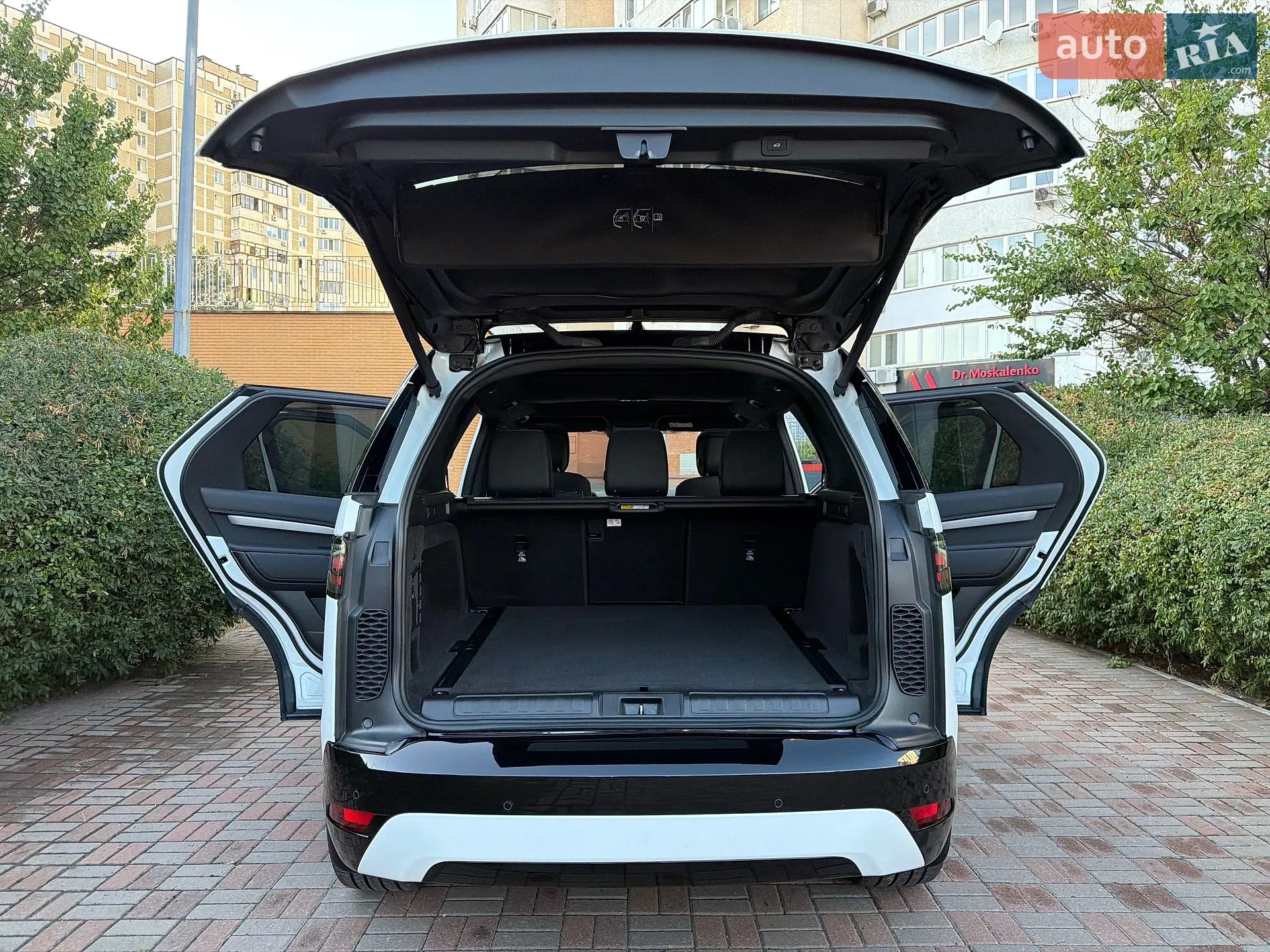 2023 Land Rover Discovery - мініатюра 26