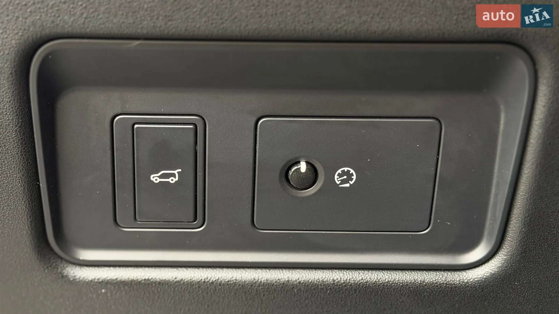 2018 Land Rover Discovery - мініатюра 45