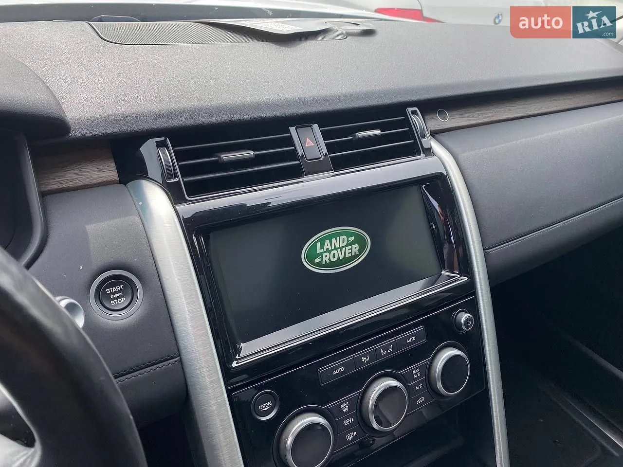 2018 Land Rover Discovery - мініатюра 14