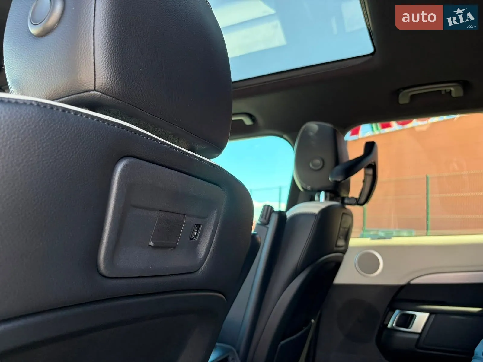 2021 Land Rover Discovery - мініатюра 3