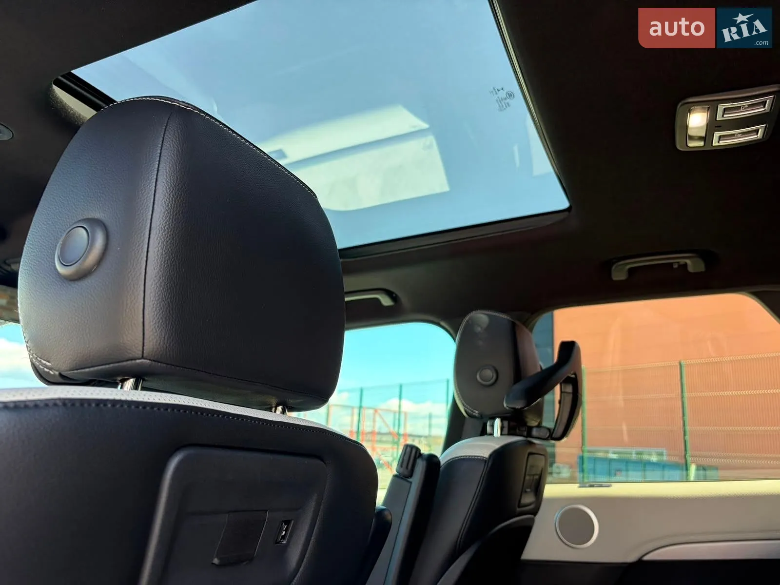 2021 Land Rover Discovery - мініатюра 5