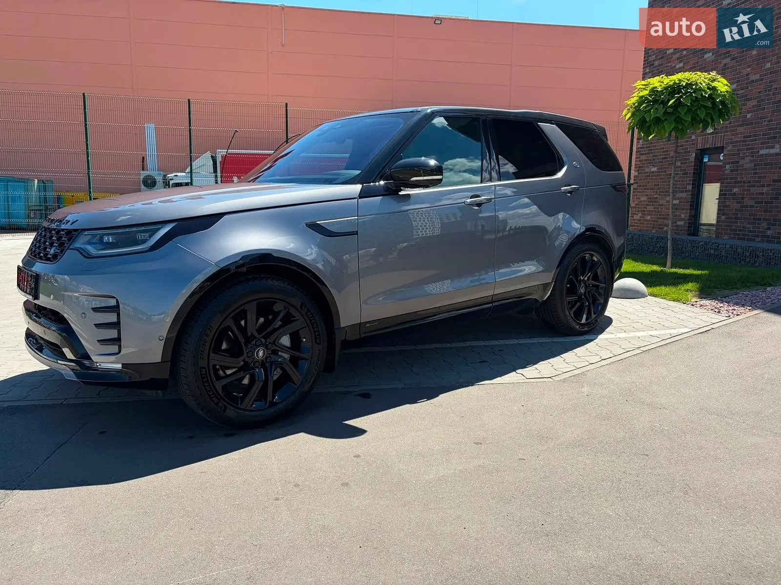 2021 Land Rover Discovery - мініатюра 18