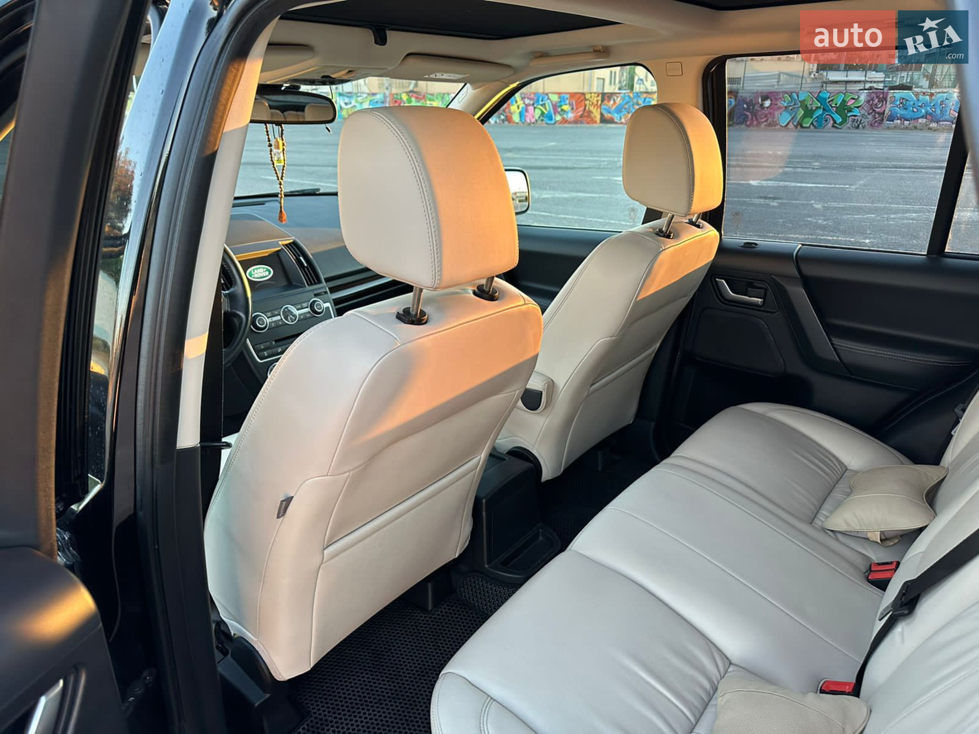 2014 Land Rover Freelander - мініатюра 16